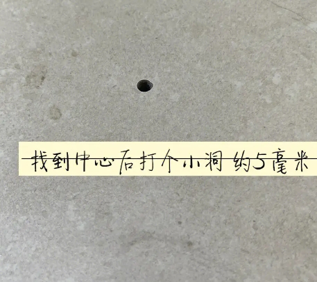 海伦瓷砖空鼓维修公司专业解答在瓷砖铺贴过程中，如果砂料搅拌不均匀，将会带来以下问题